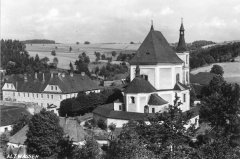 celkový pohled na kostel s klášterem