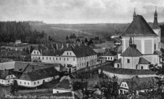 celkový pohled na kostel s klášterem