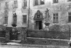 klášter po požáru - průčelí