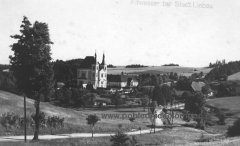 dobová pohlednice kostela s klášterem