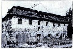historické foto špitálu křížovníků s červenou hvězdou