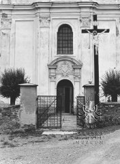 vchod do kostela