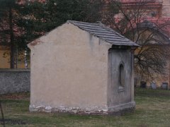 pohled zezadu zleva