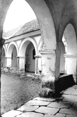 ambit okolo kostela