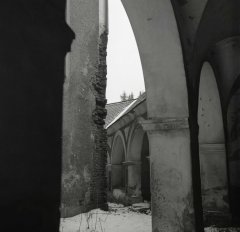 ambit okolo kostela