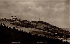 starší foto kostela (vlevo)