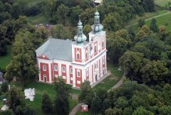 letecký pohled na kostel