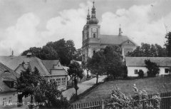 kostel na dobové pohlednici
