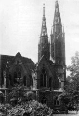 pohled na věže synagogy od severu, již bez tašek