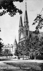 dobová pohlednice se synagogou