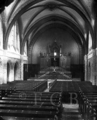 interiér synagogy