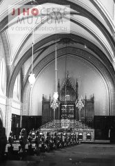 historické foto interiéru synagogy