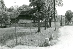 hřbitovní zeď