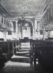 historické foto interiéru synagogy
