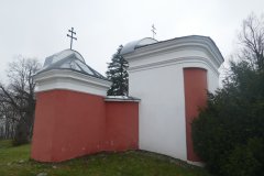 poslední zastavení křížové cesty zezadu zprava