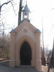 průčelí kaple