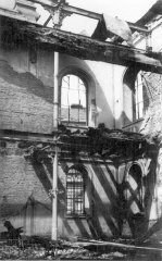 bourání synagogy - interiér