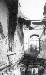 bourání synagogy - interiér
