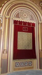 interiér synagogy