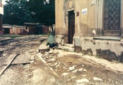 okolí synagogy krátce po povodni v červenci 1997