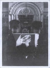 interiér synagogy – svatostánek