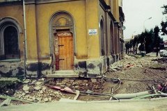 okolí synagogy krátce po povodni v červenci 1997