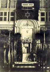 interiér synagogy - svatostánek