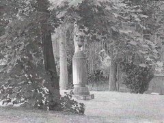 jeden ze dvou posledních dochovaných náhrobků