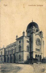 synagoga na dobové pohlednici