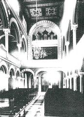 historické foto interiéru synagogy