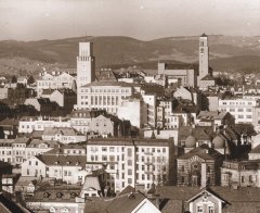historické foto synagogy (vpravo dole)