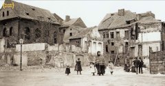 historické foto synagogy (vlevo)