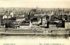 historické foto synagogy (označena šipkou)