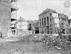 bourání domů vedle synagogy