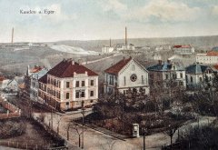 historické foto města se synagogou