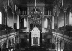 historické foto interiéru synagogy