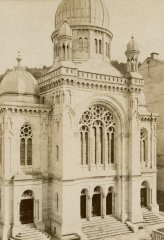 vstupní průčelí synagogy