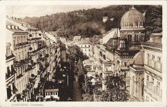 historické foto synagogy (vpravo)