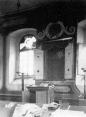 historické foto interiéru synagogy