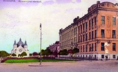 dobová pohlednice města se synagogou
