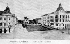 dobová pohlednice města se synagogou