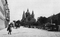 náměstí se synagogou