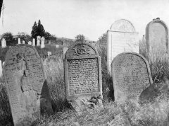 historické foto hřbitova - hroby rabínů
