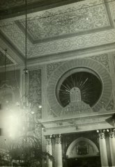 historické foto interiéru synagogy