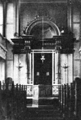 historické foto interiéru synagogy