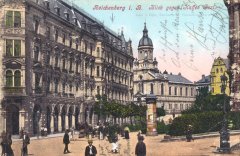 dobová pohlednice města se synagogou (v pozadí)