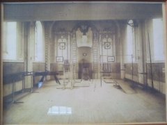 interiér synagogy užívaný jako tělocvična