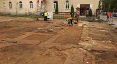 zbytky zdiva synagogy odhalené při archeologickém průzkumu