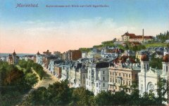 historická pohlednice města se synagogou (vpravo)