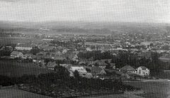 celkový pohled na podměstí (synagoga první budova vpravo dole, s "bílou" střechou)